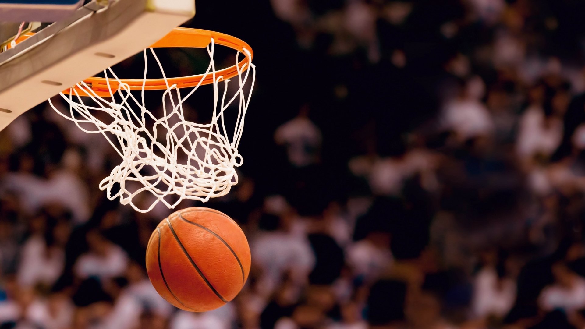 跨界奇观，热刺备战CBA、拜仁造点荷甲、西汉姆篮板制胜，NBA总决赛瞬间刷屏